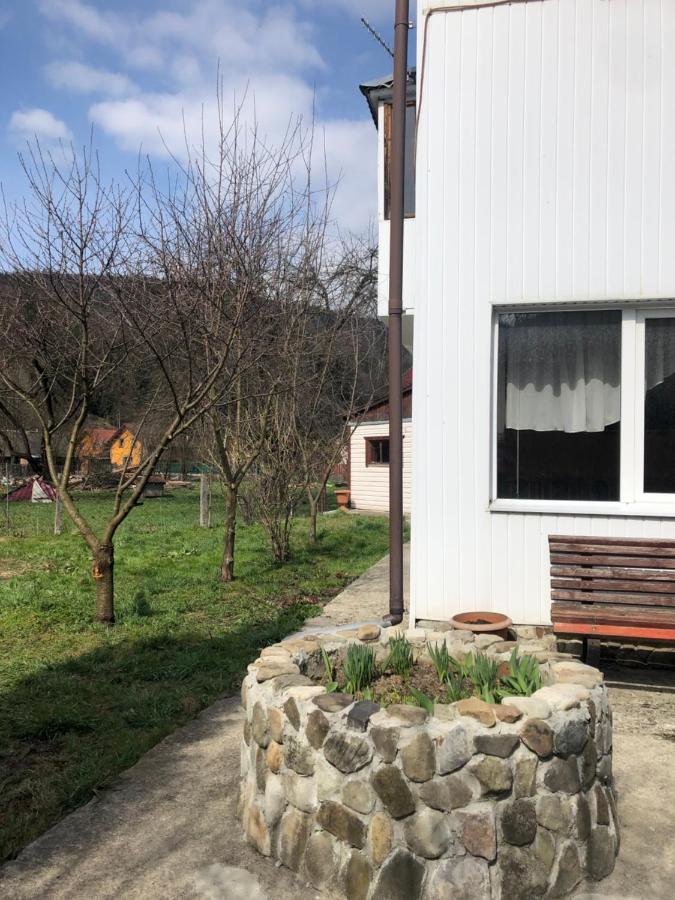 Садиба Диво Квітка Tatariv Exterior foto